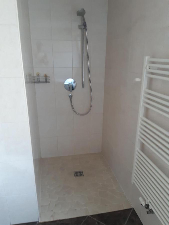Gertis 1 *